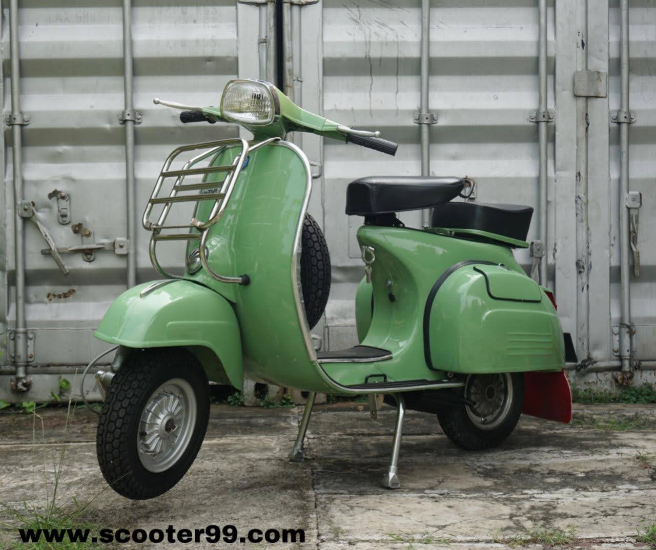 Vespa Super 150 Classic Green – side view